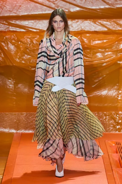 Look 4